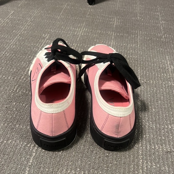 Prada color blocking pink and white with black laces, size 6 1/2 - Picture 3 of 4